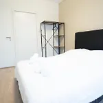 Air-conditioned 2 Bedroom With Terrace Parking Apartment *