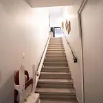 Air-conditioned 2 Bedroom With Terrace Parking * קרקסון