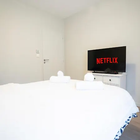 Air-conditioned 2 Bedroom With Terrace Parking Apartament *
