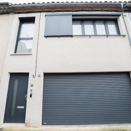 Air-conditioned 2 Bedroom With Terrace Parking Carcassonne