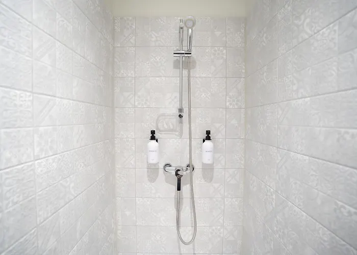 Apartment Air-conditioned 2 Bedroom With Terrace Parking *