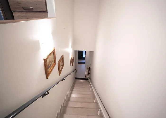 Air-conditioned 2 Bedroom With Terrace Parking